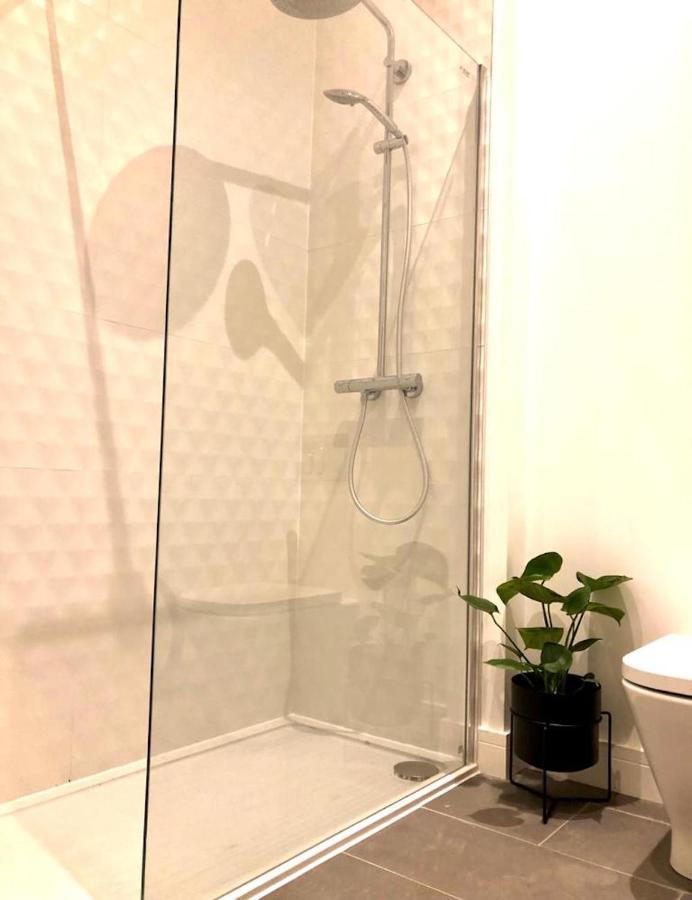 See Our Amazing Score At The Kepties - 5 X Luxurious Serviced Apartments - With Gardens - Fully Equipped - Free Parking - By Orion Short Stays - See Our Other Individual Listings --- This Is For Brand Awareness Only --- Arbroath Luaran gambar